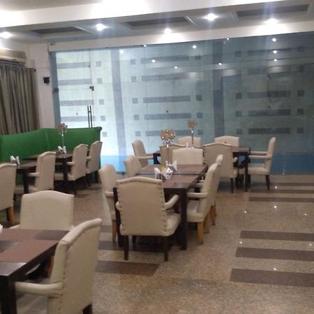 Hotel Bizzotel Gurgaon Extérieur photo