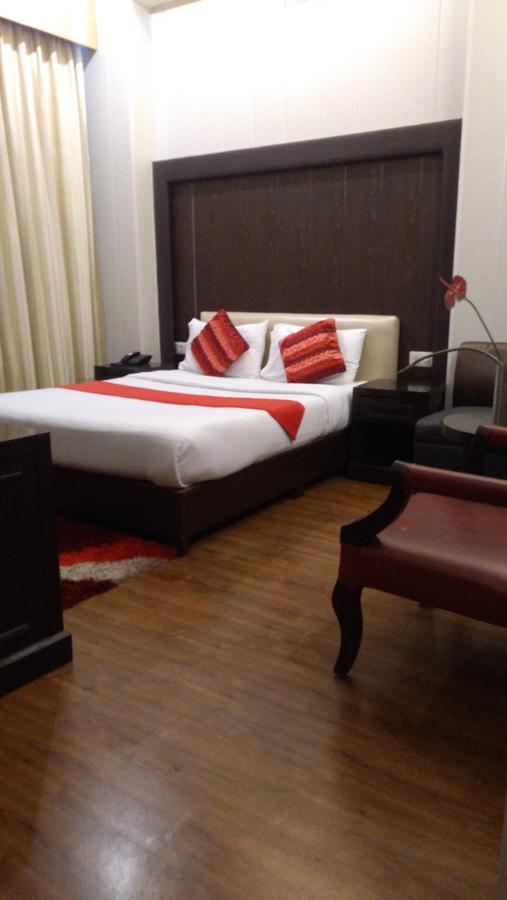 Hotel Bizzotel Gurgaon Extérieur photo