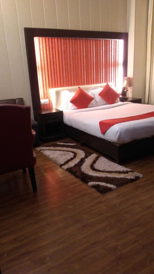 Hotel Bizzotel Gurgaon Extérieur photo
