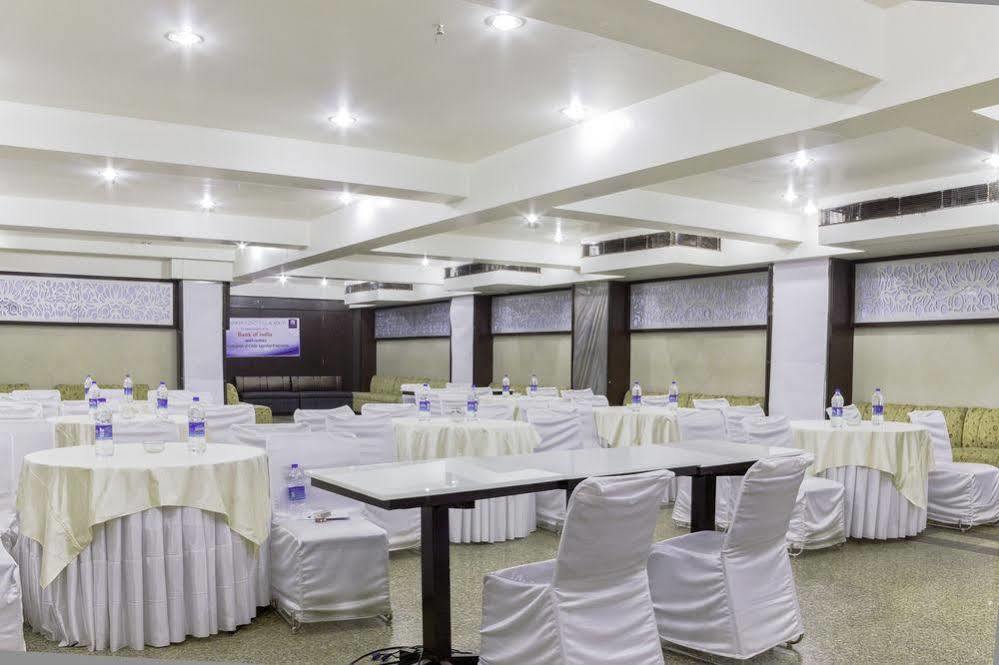 Hotel Bizzotel Gurgaon Extérieur photo