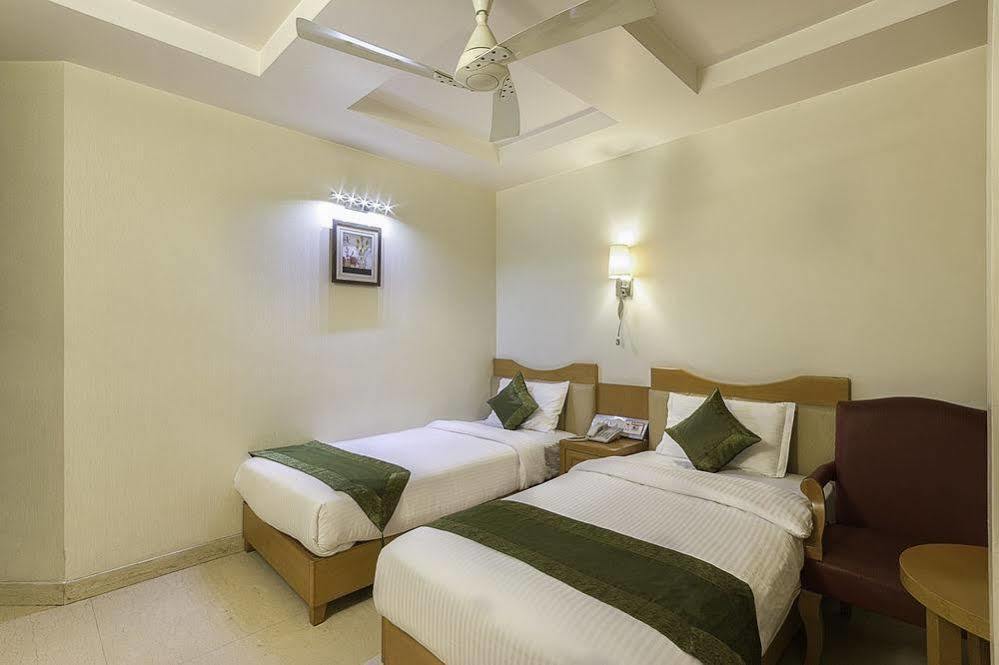 Hotel Bizzotel Gurgaon Extérieur photo