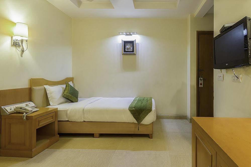 Hotel Bizzotel Gurgaon Extérieur photo